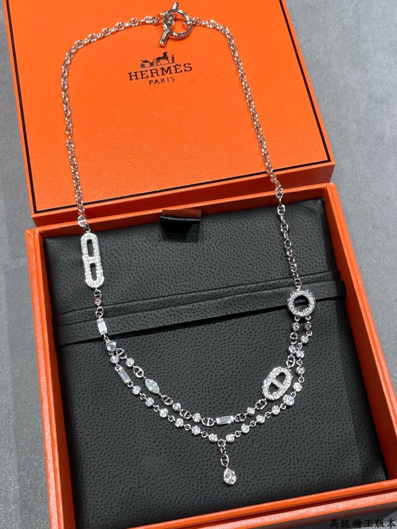 H**me5 necklaces